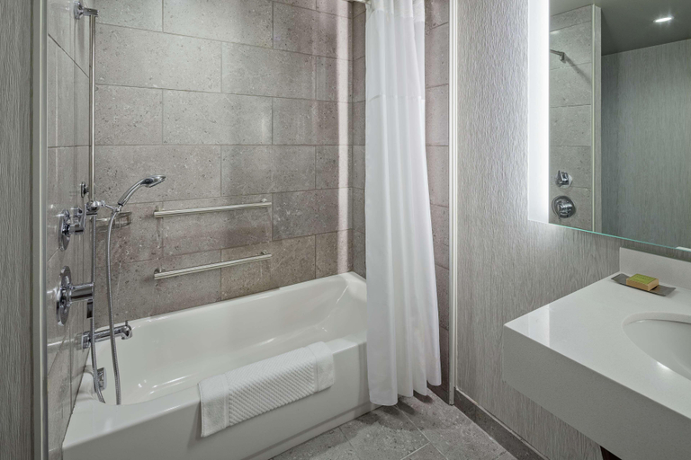 Bathroom 5, The Bevy Hotel Boerne - A Doubletree By Hilton, Kendall