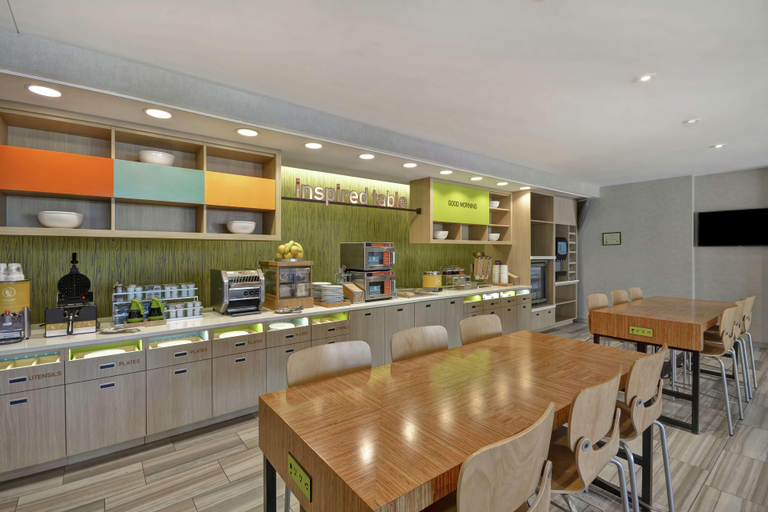 Food & Drinks 5, Home2 Suites by Hilton Clarksville, IN, Clark