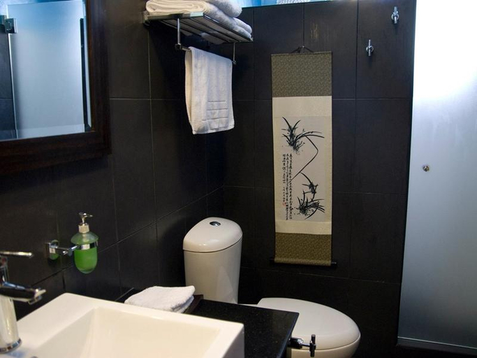 Bathroom, Angelina Beach Hotel, Daanbantayan