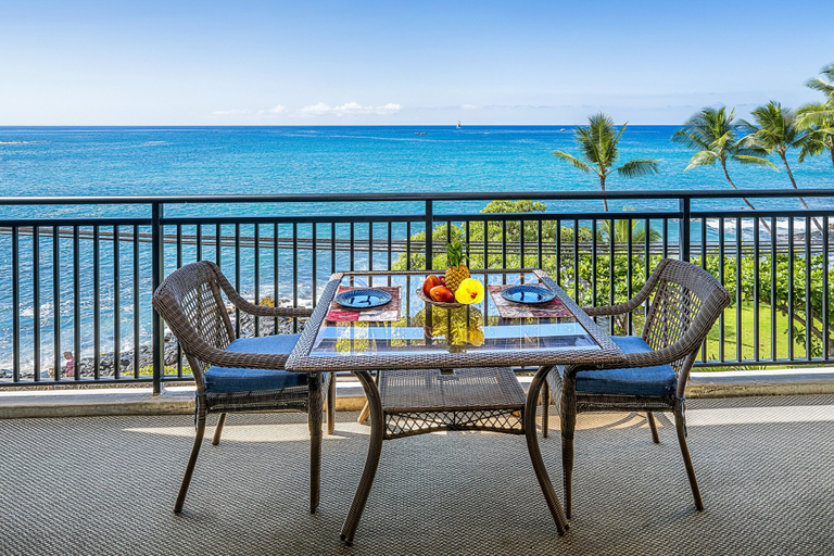 Others 1, Kona Alii 304 by RedAwning, Hawaii