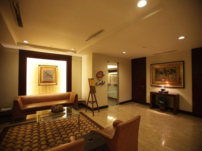 Public Area 4, Amorsolo Mansion, Makati City