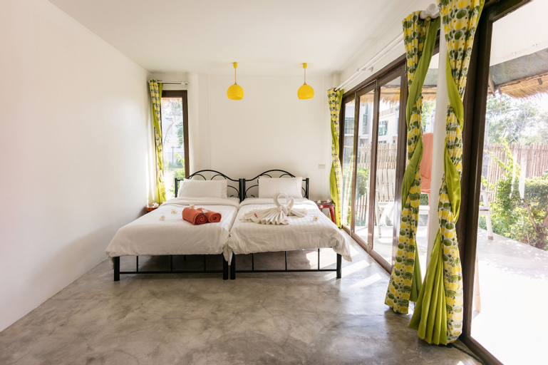 Mumsa Beach Resort & Restaurant, Thap Sakae
