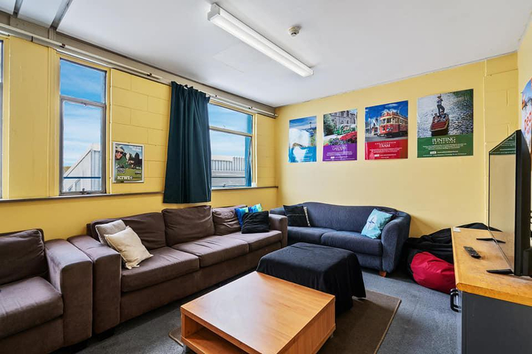 Public Area, Point Break Backpackers, Christchurch