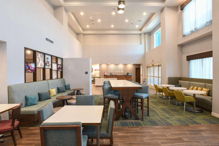 Public Area 2, Hampton Inn & Suites Cincinnati Liberty Township, Butler