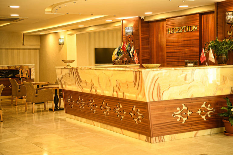 Sular Hotel, Merkez