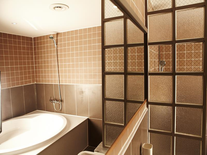 Bathroom, Q5 Hotel, Busanjin