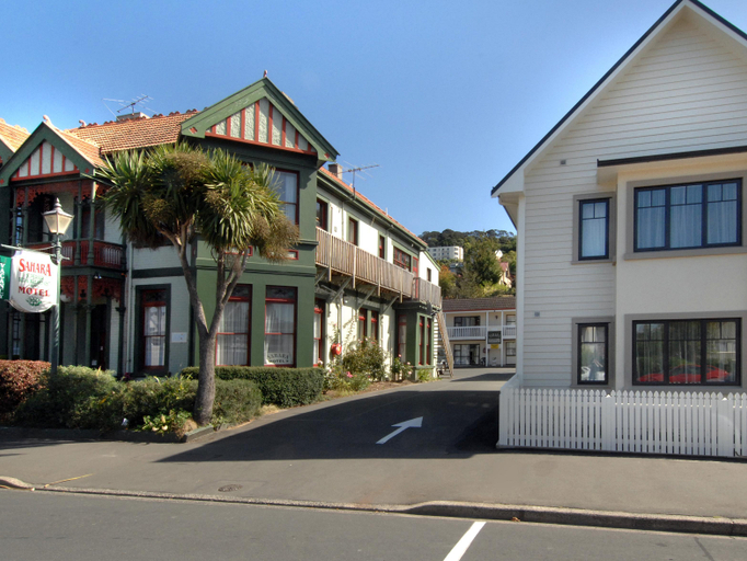 Exterior & Views