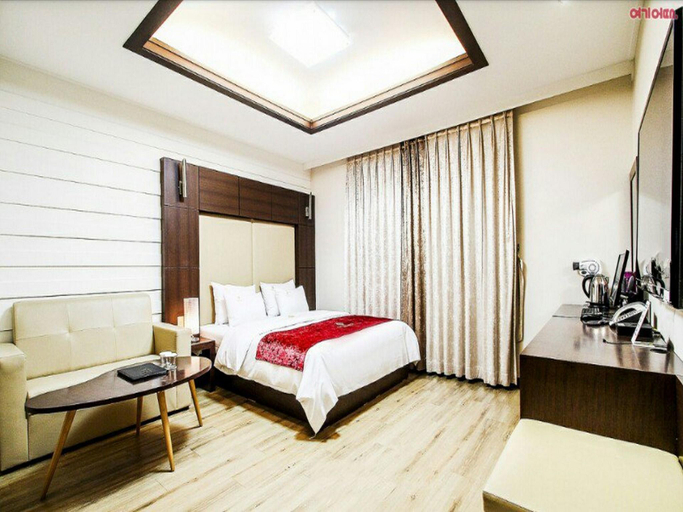 Bedroom 3, Charlot Castle Hotel, Pyeongtaek