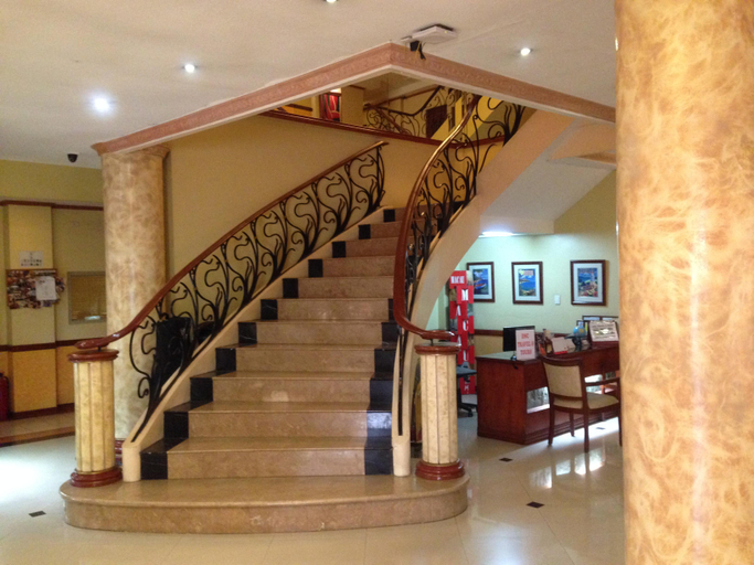 Public Area 3, Pacific Breeze Hotel and Resort, Mabalacat