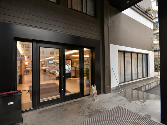 Public Area 4, Home Inn Plus Shanghai Xujiahui, Shanghai