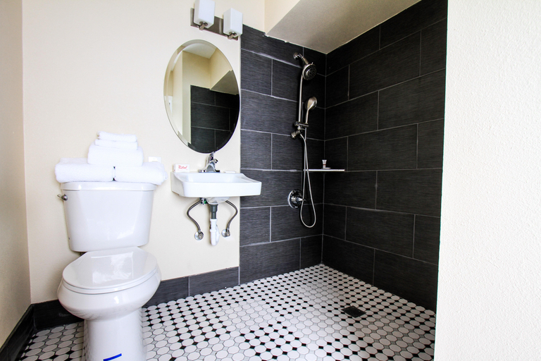 Bathroom 4, Red Roof PLUS+ Williams - Grand Canyon, Coconino