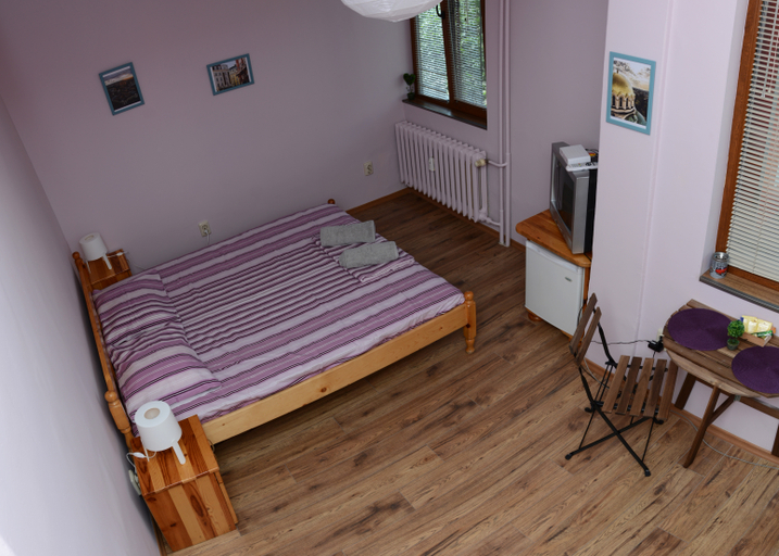 Bedroom 3, Peter Pan House, Stolichna