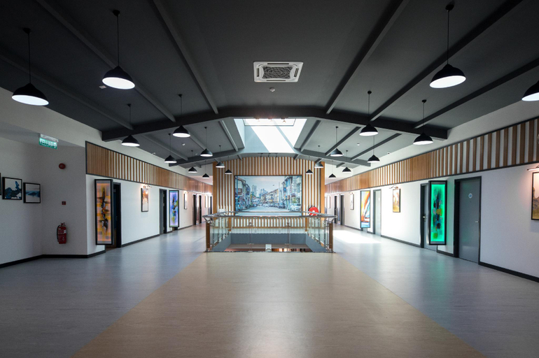 Business Facilities