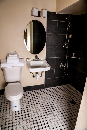 Bathroom 4, Red Roof PLUS+ Williams - Grand Canyon, Coconino