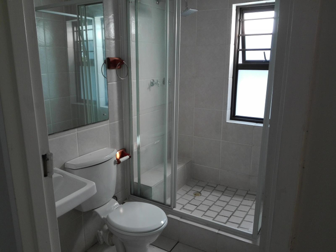 Bathroom 4, Serengeti Self Catering Apartments, City of Cape Town
