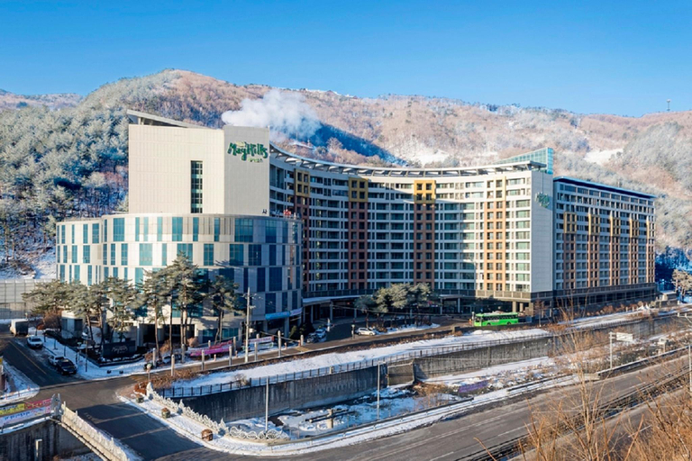 Exterior & Views