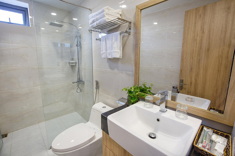 Bathroom 4, Continent Hotel Danang, Da Nang