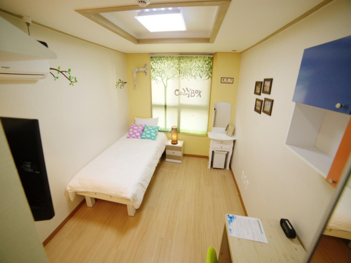 Bedroom 2, Cozybox Guesthouse, Seodaemun