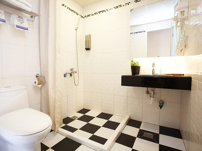 Bathroom 5, Jin Bao Hotel, Kaohsiung