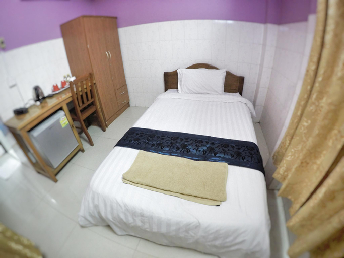 Bedroom 3, Capitol 3 guest house, Phnom Penh