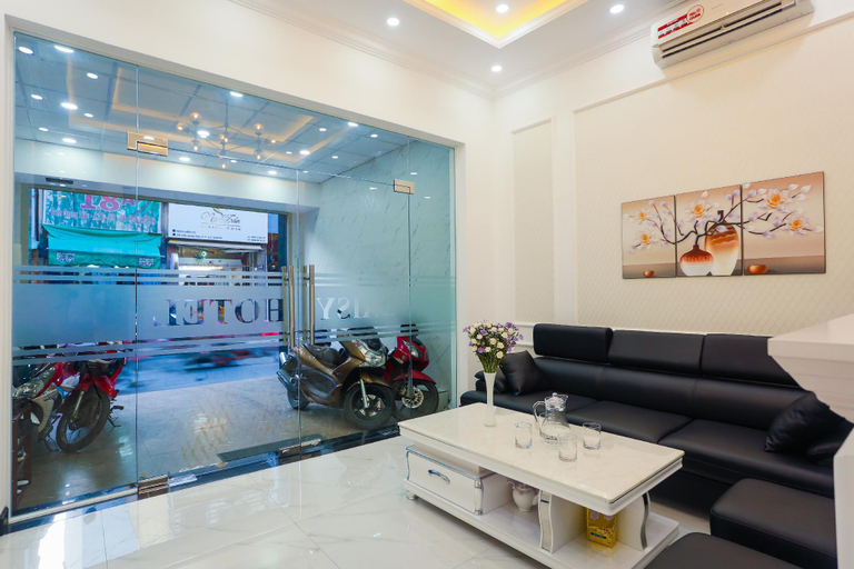 Public Area 5, Daisy Hotel, District 3