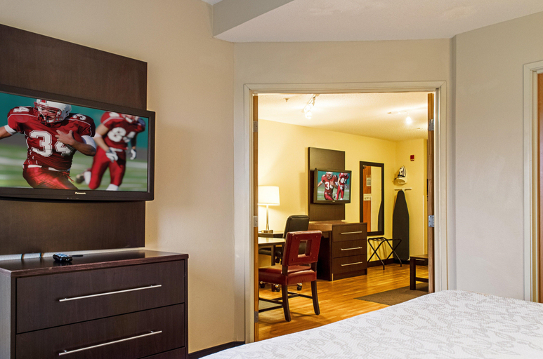 Public Area 2, Red Roof Inn PLUS+ Boston - Logan, Essex