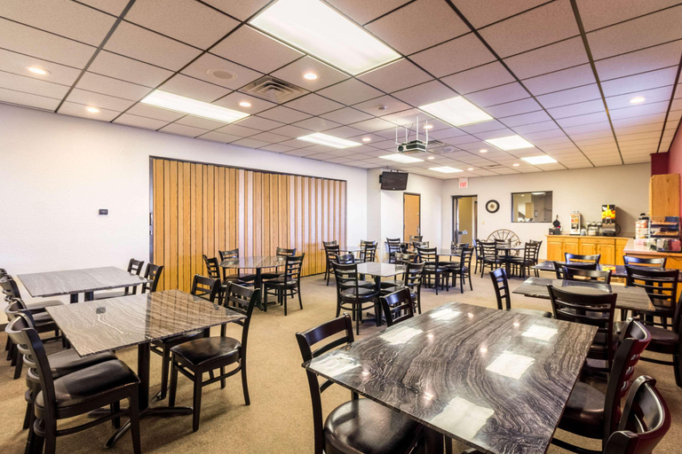 Food & Drinks 5, Econo Lodge, Stutsman