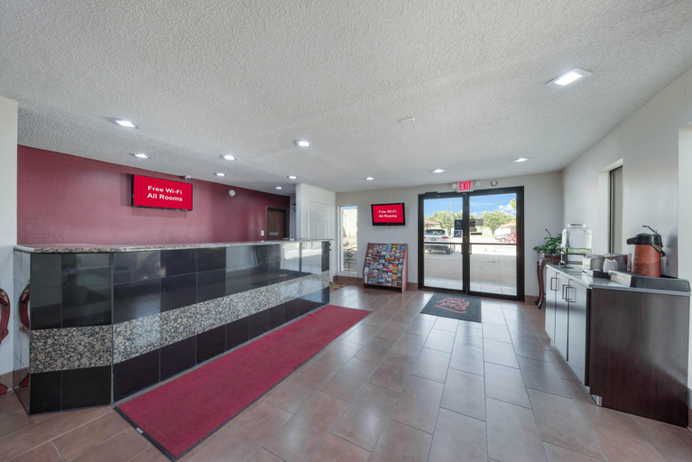 Public Area 2, Red Roof Inn & Suites Denton, Denton