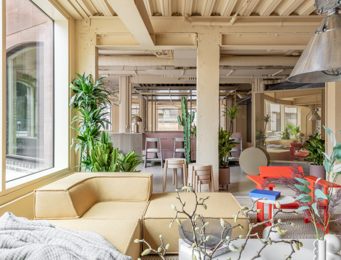 Public Area 4, Locke At Broken Wharf, London