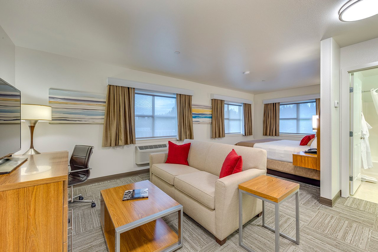Bedroom 3, Marshall Suites Bainbridge Surestay Collection Bw, Kitsap