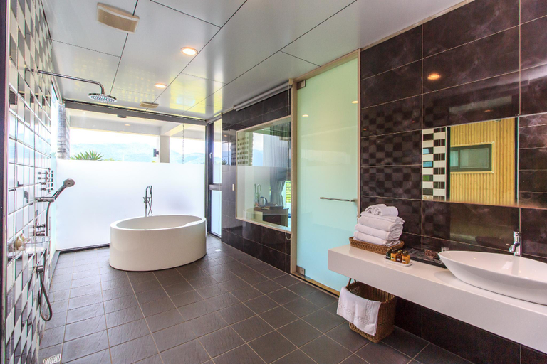 Bathroom 4, Green Bank Leisure Club, Yilan