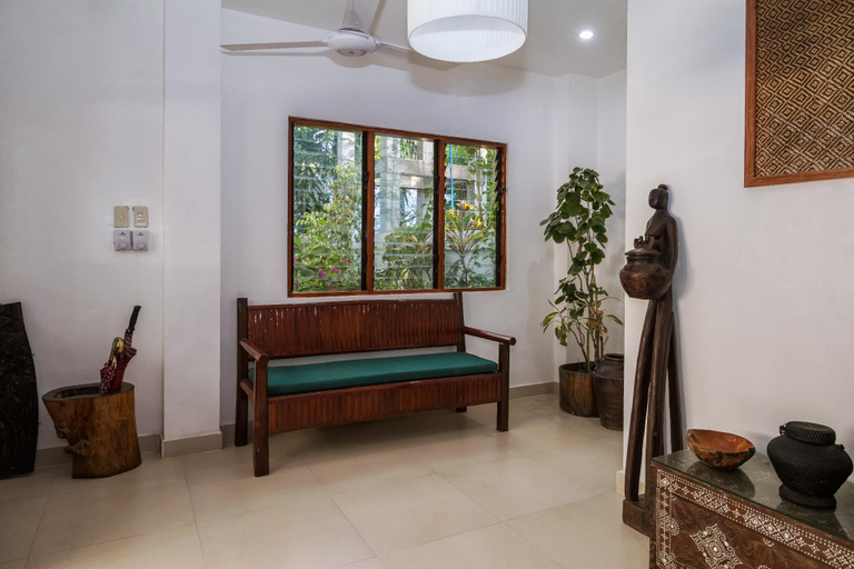 Public Area 2, Golden Monkey Cottages, El Nido