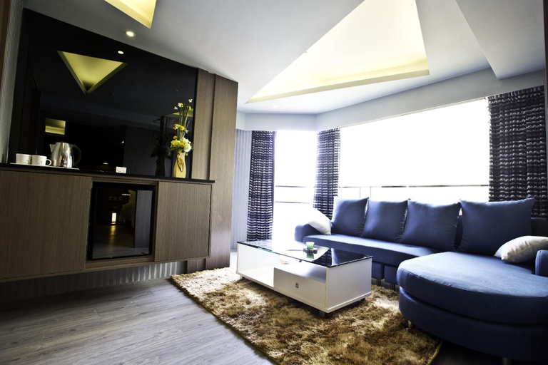 Exterior & Views, Lyu Jie Business Hotel, Kaohsiung