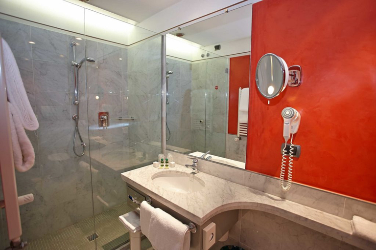 Bathroom 4, Vicenza Tiepolo Hotel, Vicenza