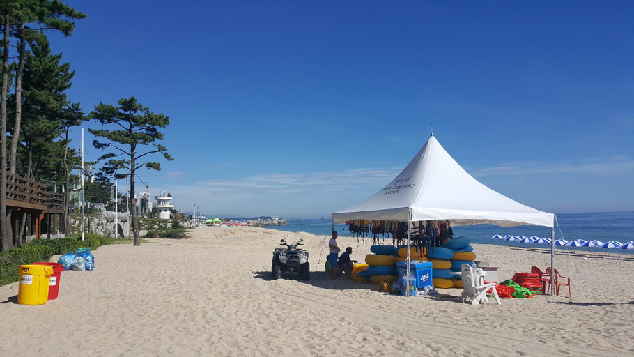 Exterior & Views 2, The Hotel Business Gangneung, Gangneung