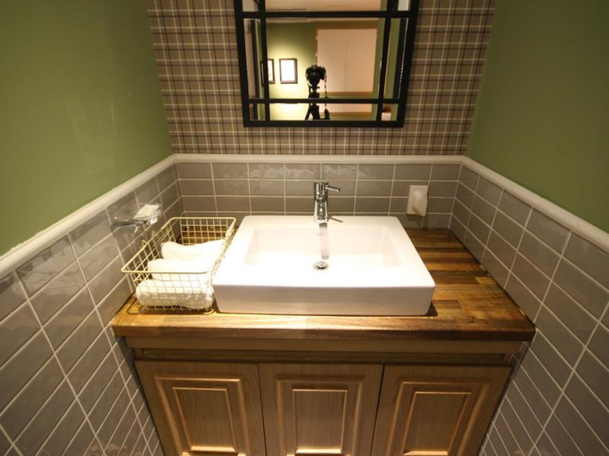 Bathroom 3, 25 Hours Hotel 2, Busanjin