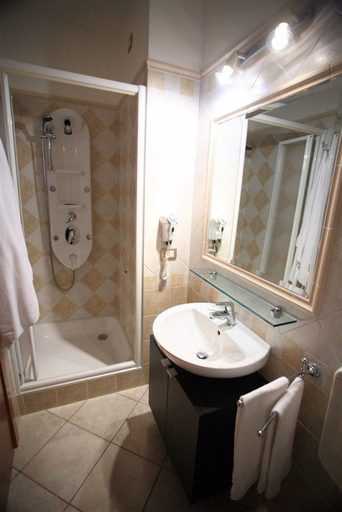 Bathroom 3, Il Villino Agriturismo B&B, Macerata
