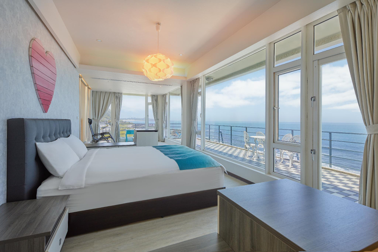 Bedroom 2, The North Coast Inn, New Taipei City