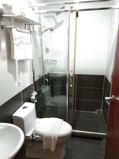 Bathroom 3, Paragon Lutong Hotel, Miri