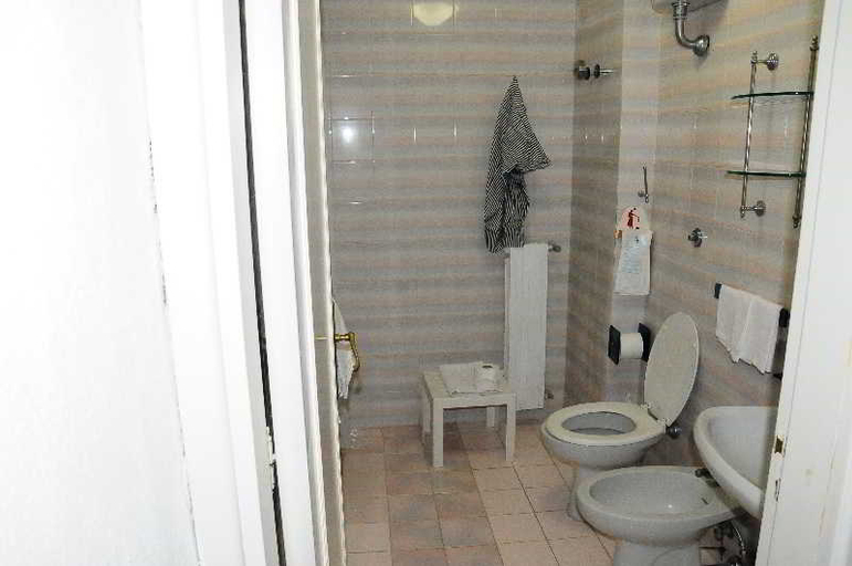 Bathroom, Corona Hotel, Napoli