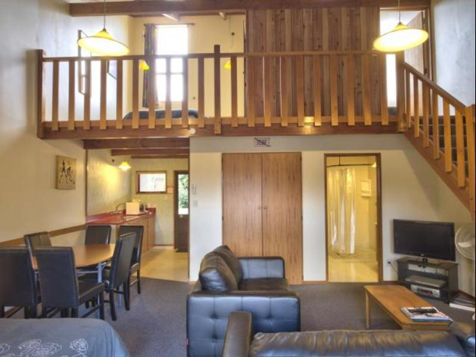 Public Area 2, Larchwood Motels, Hurunui