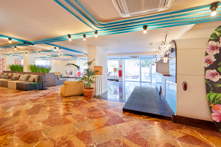 Public Area 2, tent Playa de Palma, Baleares