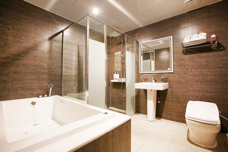 Bathroom 5, Suwon (Ingyedong) Hotel Lowa, Suwon