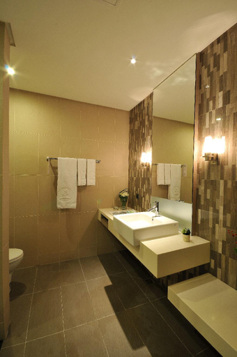 Bathroom 5, Academy Hotel, Tainan
