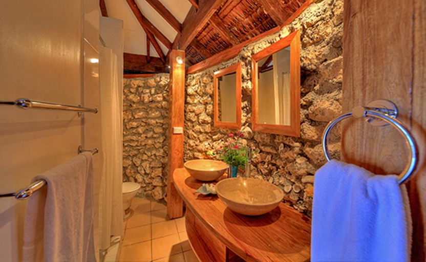 Bathroom 5, Coco Beach Resort, Port Vila