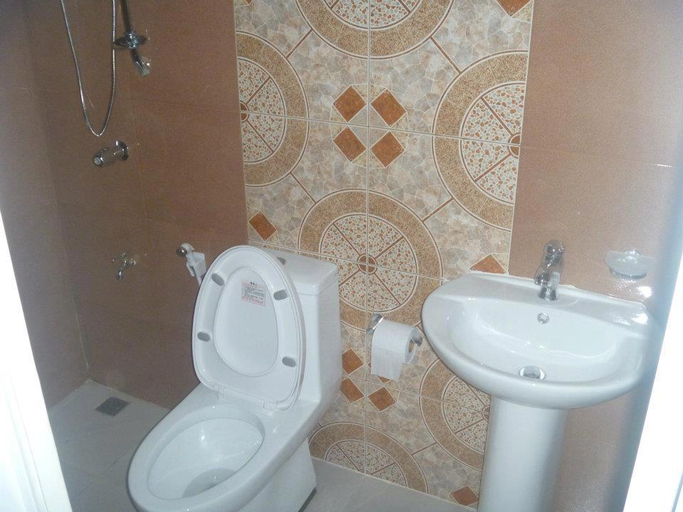 Bathroom, D Mariners Inn , Batangas City