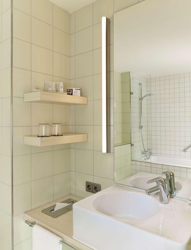 Bathroom 5, Park Plaza Berlin, Berlin
