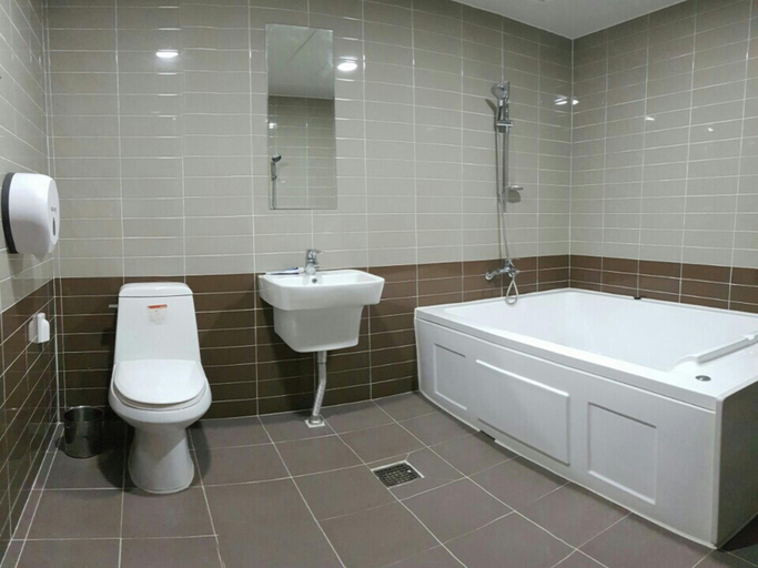 Bathroom, Busan Oncheonjang YouAIn, Geumjeong