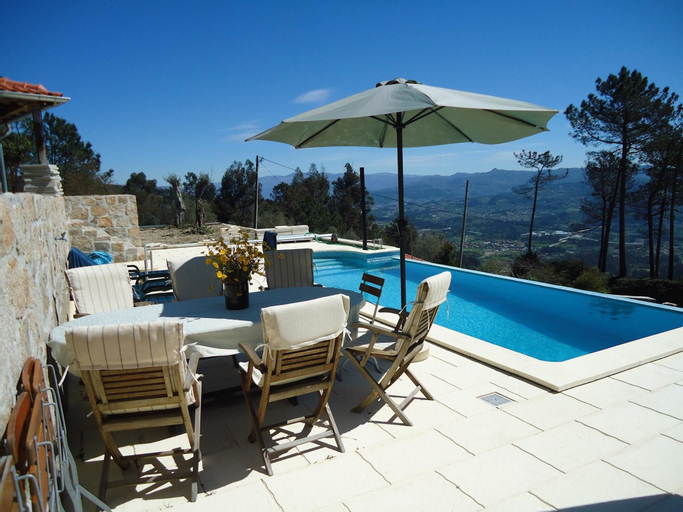Villa With 4 Bedrooms in Letrigo, With Wonderful Lake View, Private Po, Arcos de Valdevez