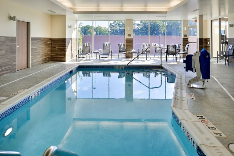 Sport & Beauty, Fairfield Inn Suites Minneapolis Shakopee, Scott